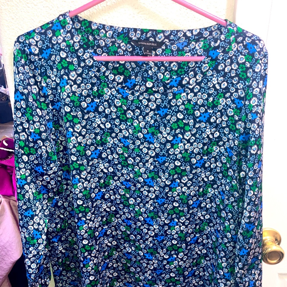 Banana republic, long sleeve lightweight floral top